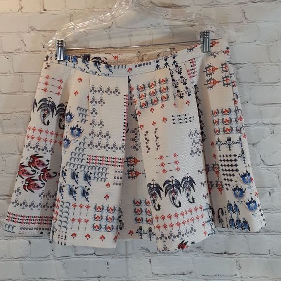 Club Monaco Dresses & Skirts - Club Monaco Jacquard Floral White Mini Skirt 2